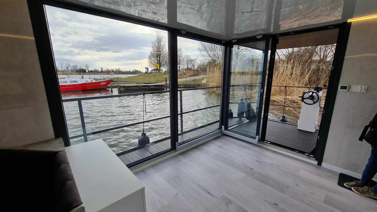 Hotel Hausboote Unteres Odertal Hausboot Kranich Schwedt an der Oder Esterno foto