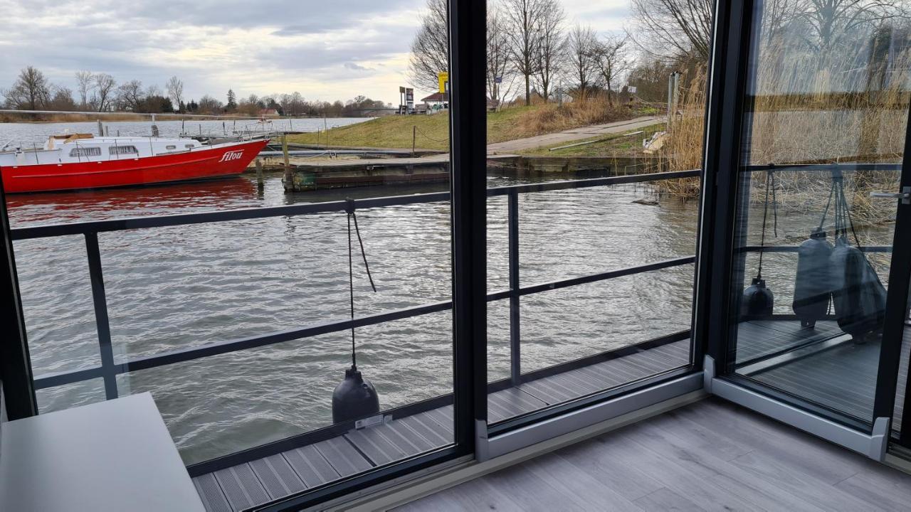 Hotel Hausboote Unteres Odertal Hausboot Kranich Schwedt an der Oder Esterno foto