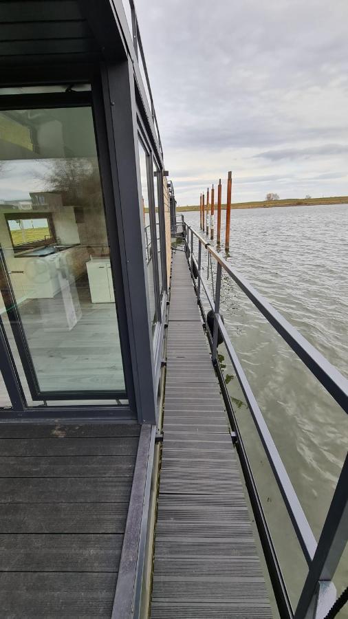 Hotel Hausboote Unteres Odertal Hausboot Kranich Schwedt an der Oder Esterno foto