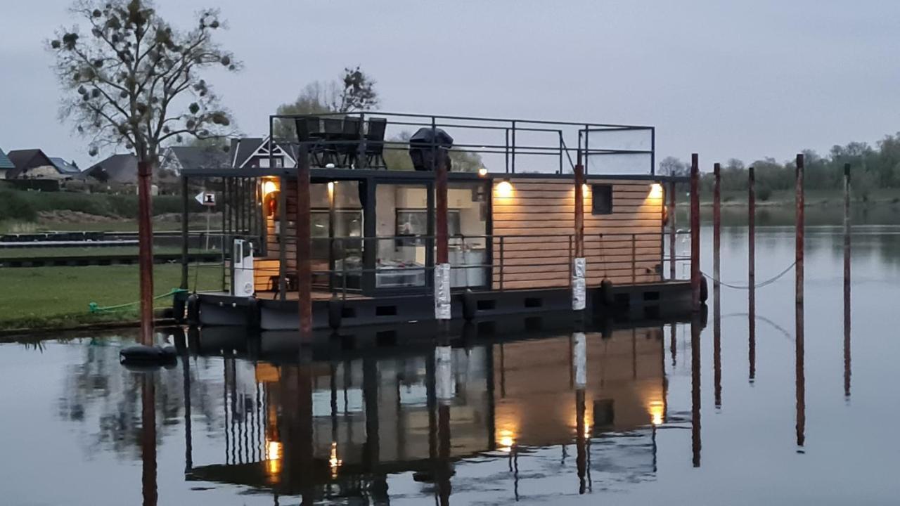 Hotel Hausboote Unteres Odertal Hausboot Kranich Schwedt an der Oder Esterno foto