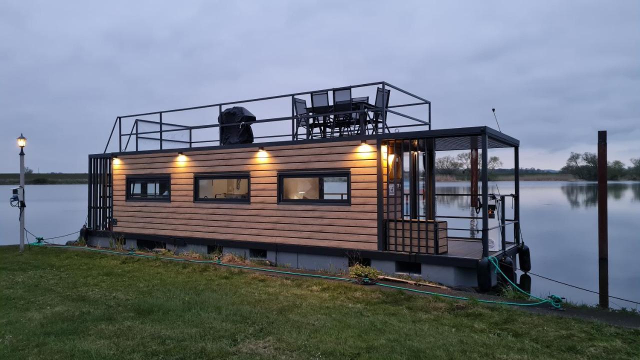 Hotel Hausboote Unteres Odertal Hausboot Kranich Schwedt an der Oder Esterno foto